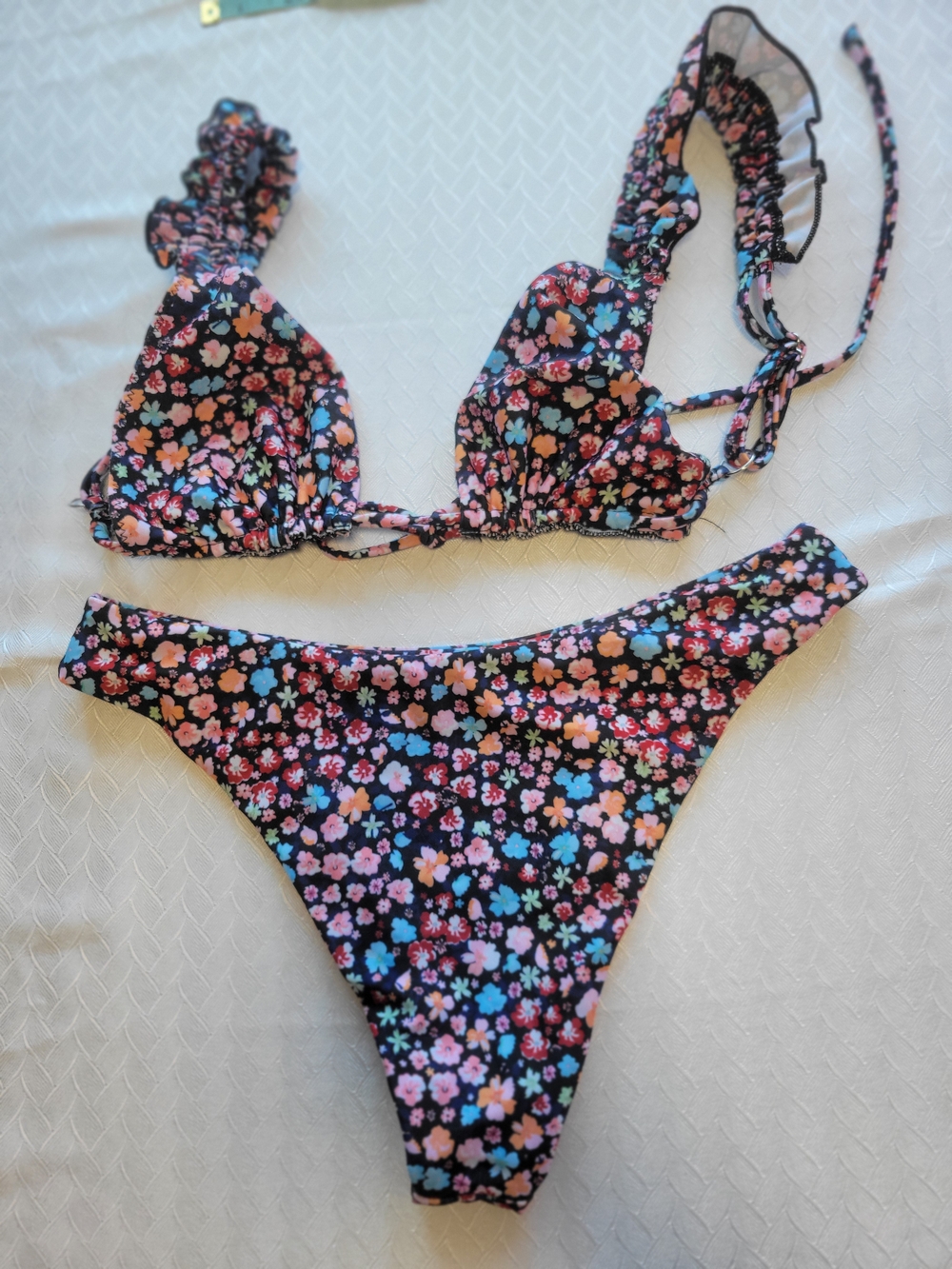 SHEIN Black Floral Ruffle Triangle Bikini Set - Picture 2 of 10